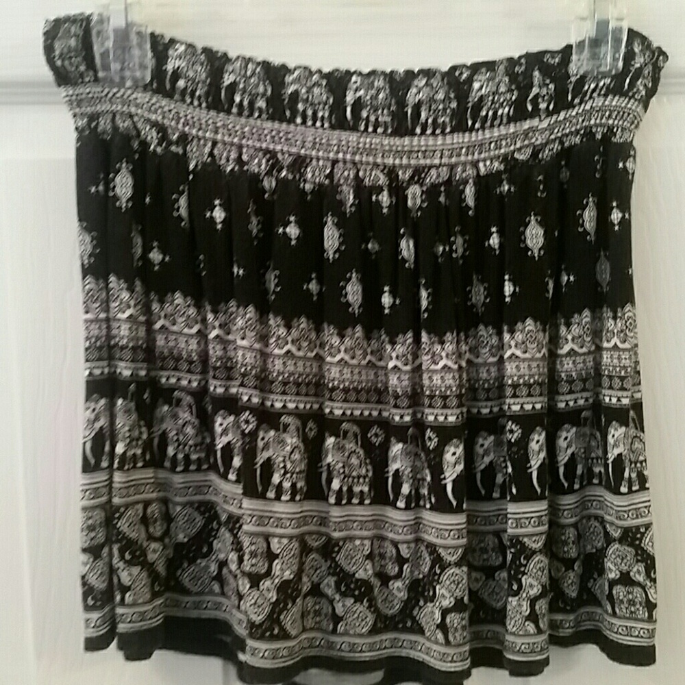 Skirt: short skirt black and white pattern